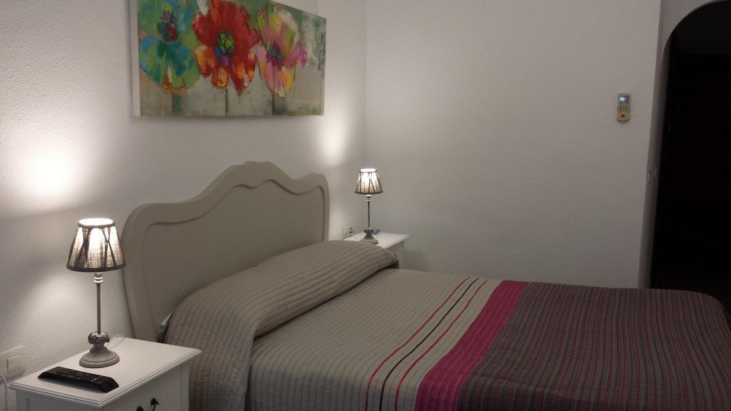 Hostal Tres Soles Nerja Chambre photo