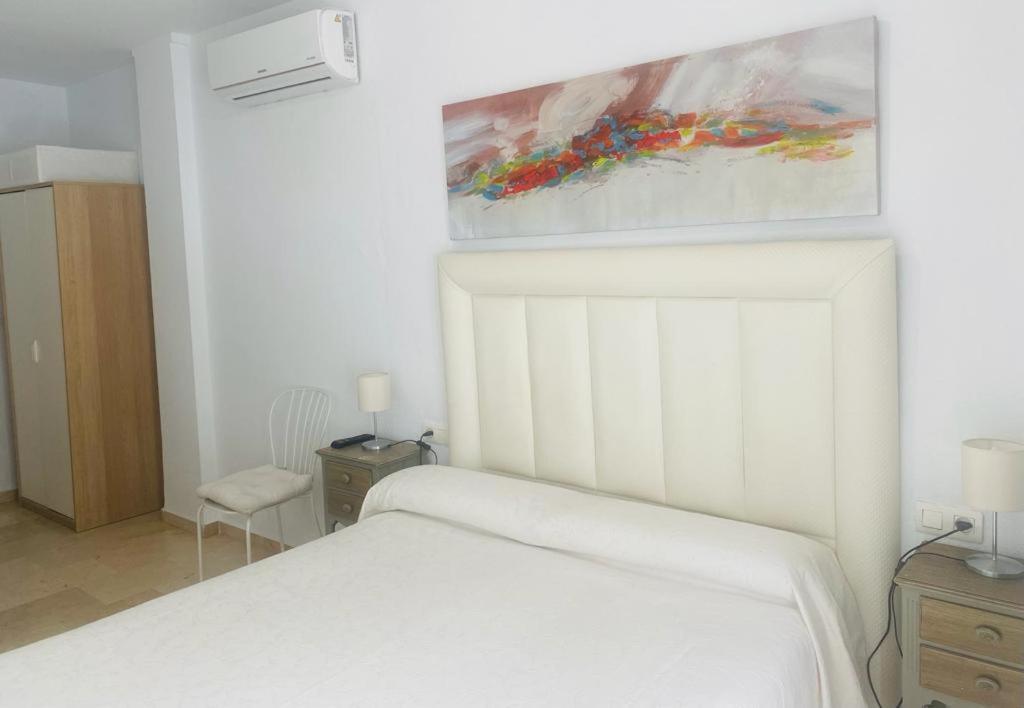 Hostal Tres Soles Nerja Extérieur photo