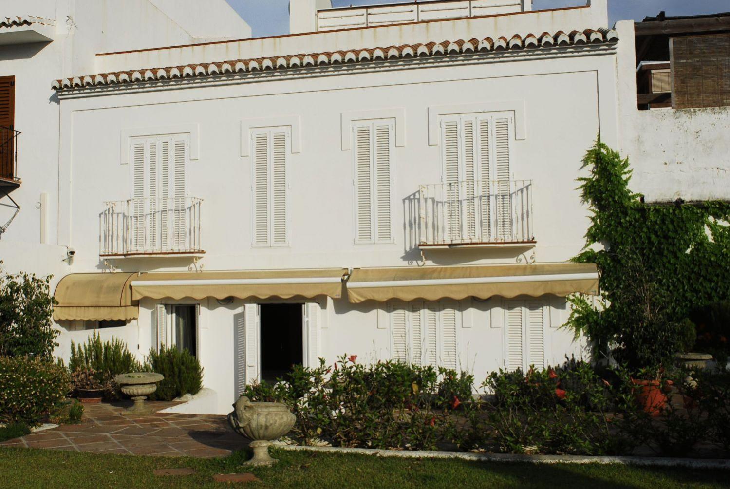Hostal Tres Soles Nerja Extérieur photo