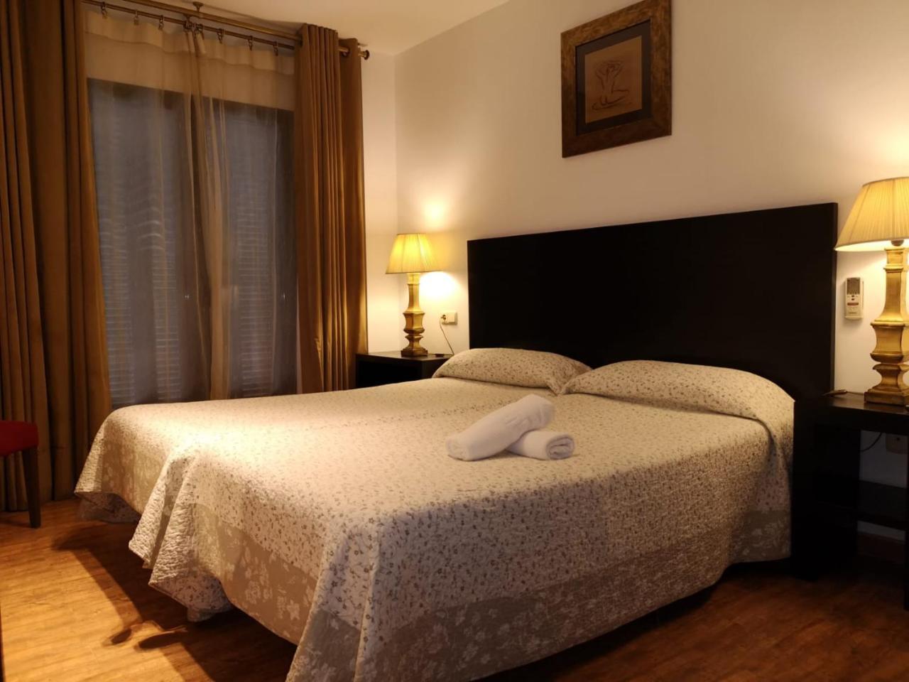 Hostal Tres Soles Nerja Extérieur photo